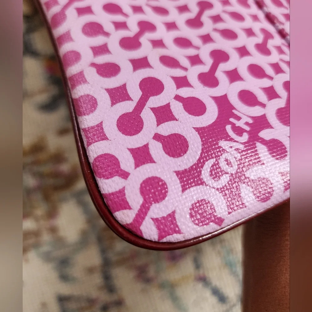 Coach Penelope Op Art Pink Coated Canvas Swingpack Crossbody Bag Handbag Purse - Picture 13 of 16